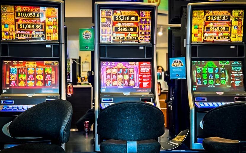Victoria pokies new law delays